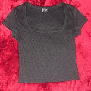 White Fox Boutique Cropped Black Ribbed Short Sleeve Top